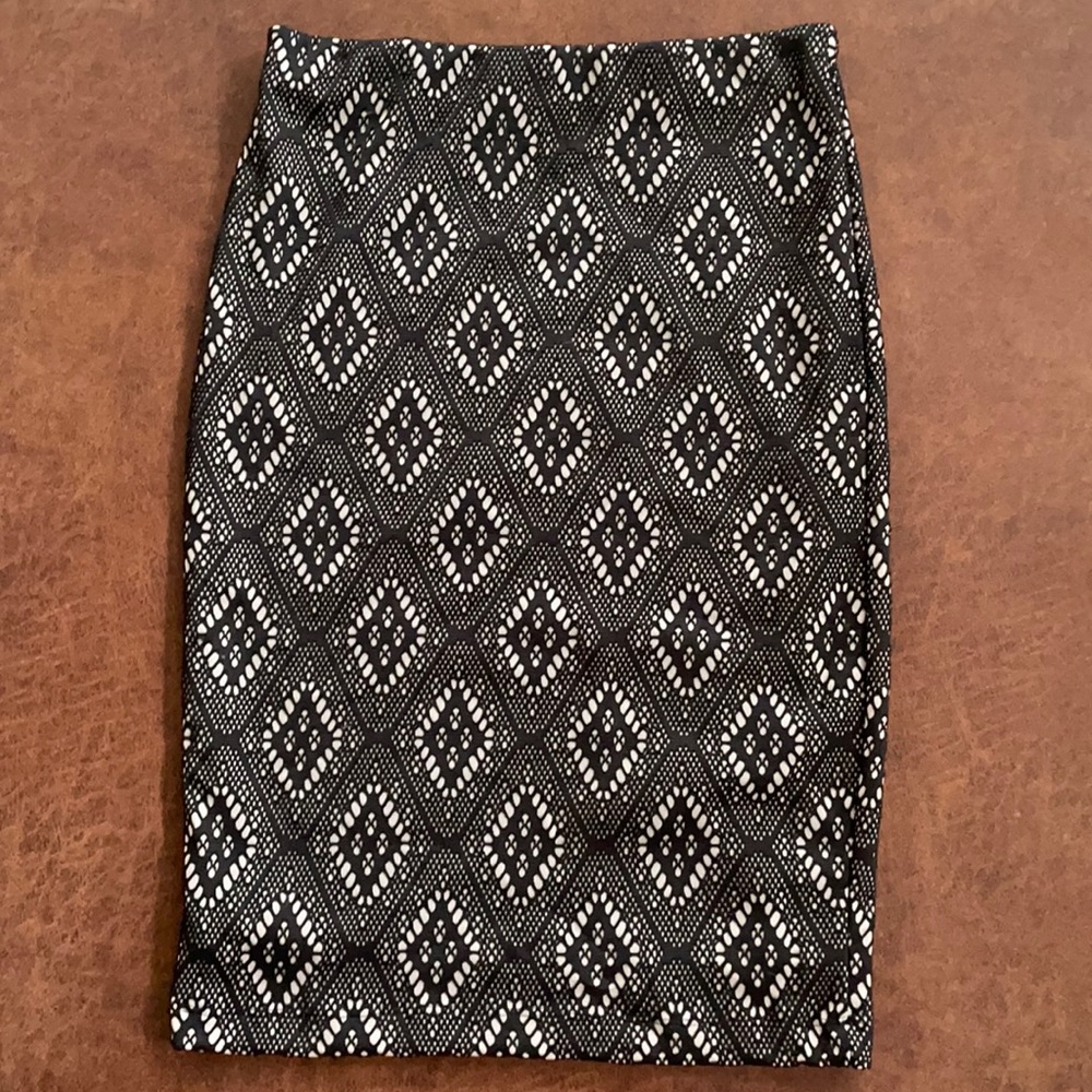 Reneec. Pencil Skirt